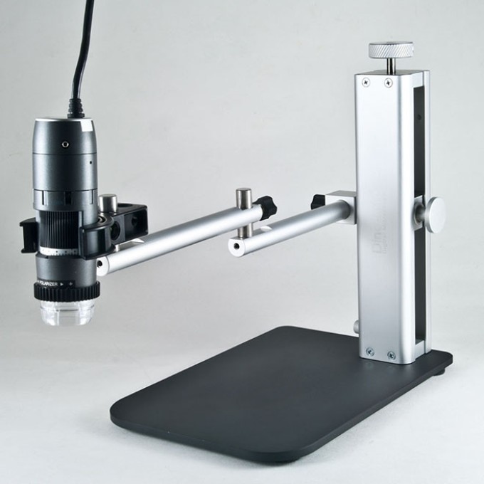 Microscop portabil VGA cu filtru reglabil de polarizare si lentile interschimbabile